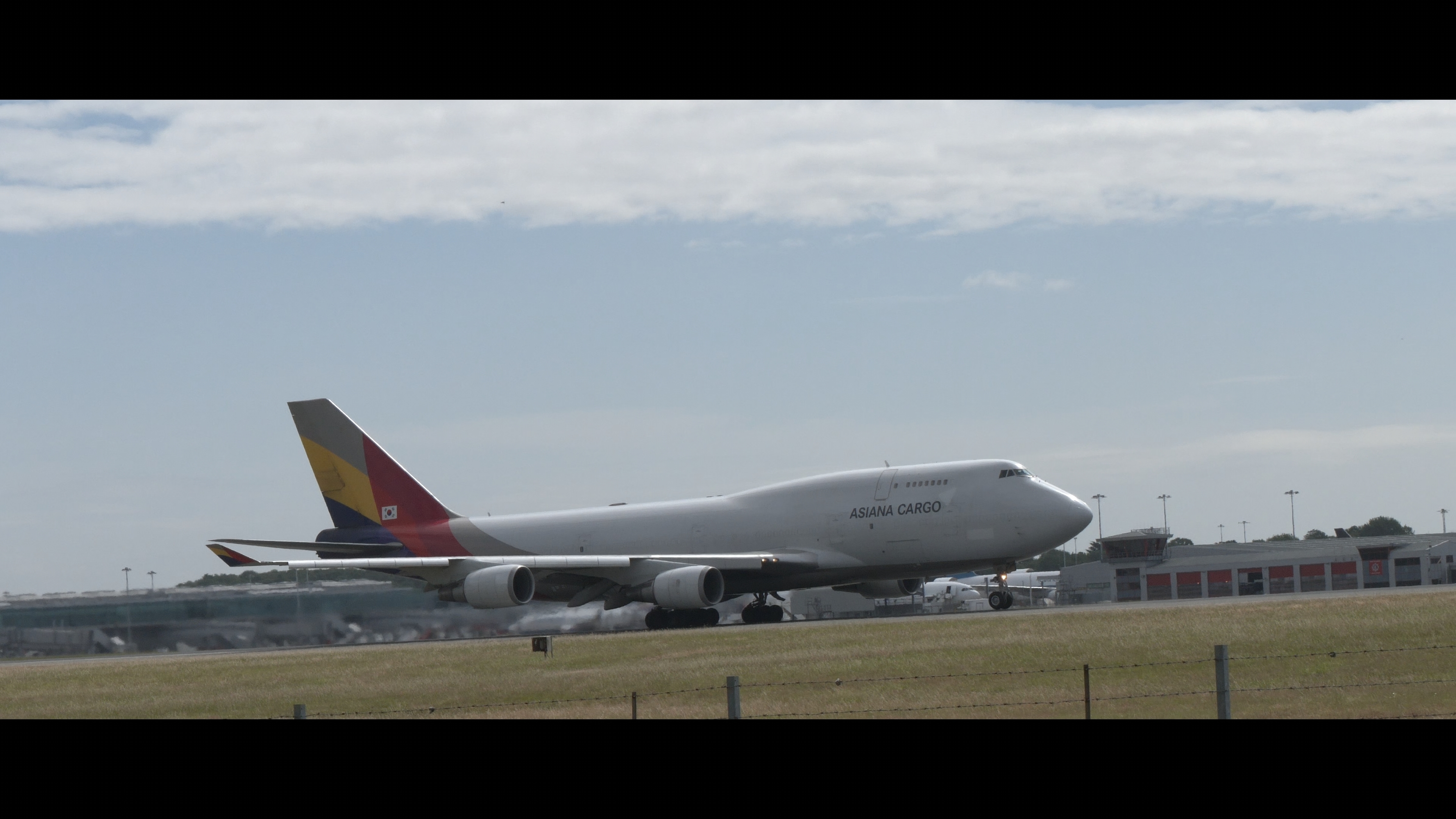 Asiana Cargo Boeing 747-48 (BDSF)